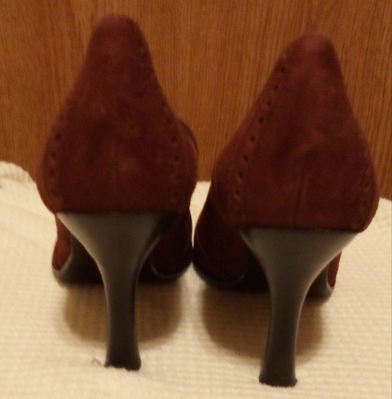 Rounded Brown Suede Mary Jane Style Heels Size 6.5 By Nine West - Picture 3 of 4